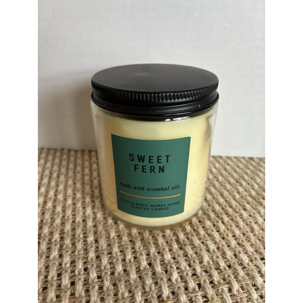 Bath & Body Works SWEET FERN Candle 7 oz  Very RARE Single Wick